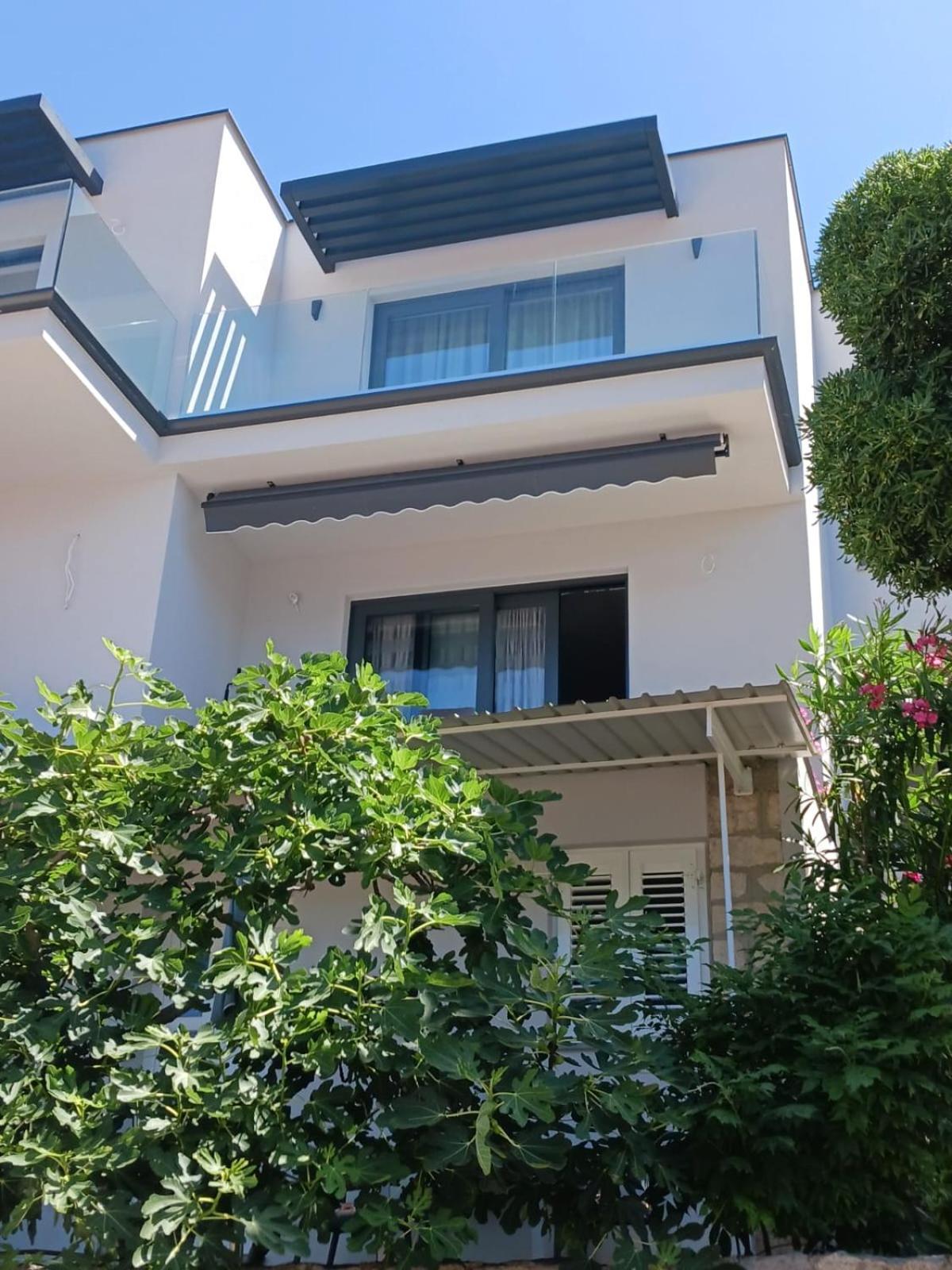 Apartment Mirella 2 ラバック エクステリア 写真